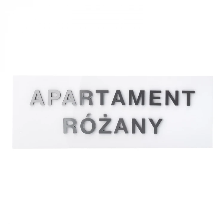 Biała tabliczka z wypukłymi literami - wymiary: 300x110mm - TAB520 
