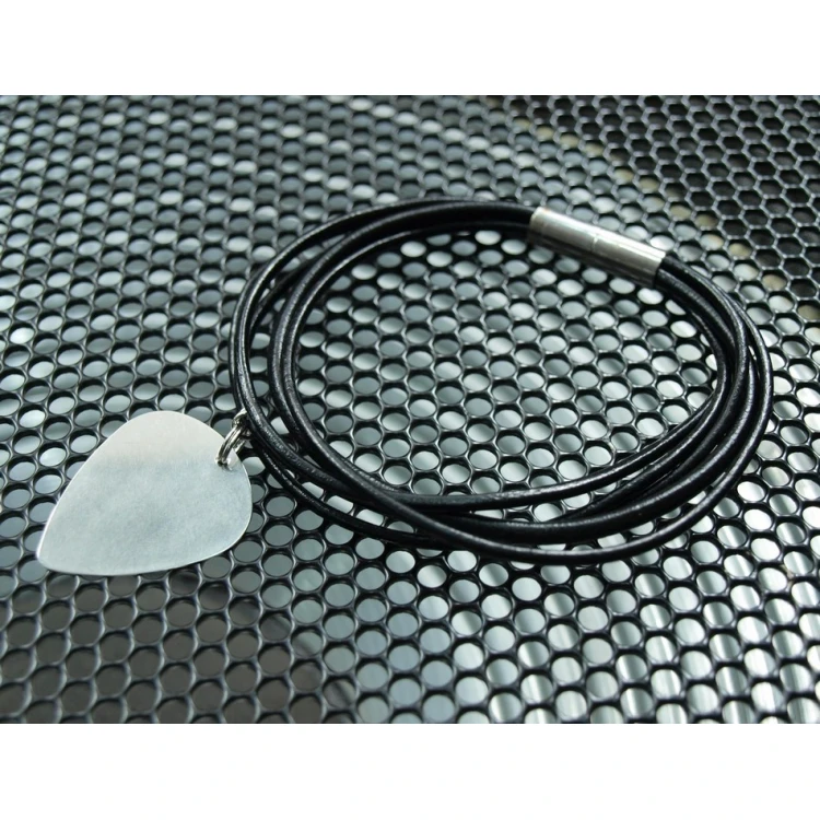 Charms bransoletka z kostką gitarową - super prezent dla gitarzysty i gitarzystki