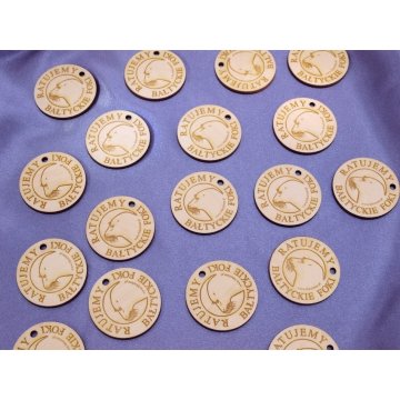 Znaczki z drewna - zawieszki lub magnesy na lodówkę - dowolny kształt