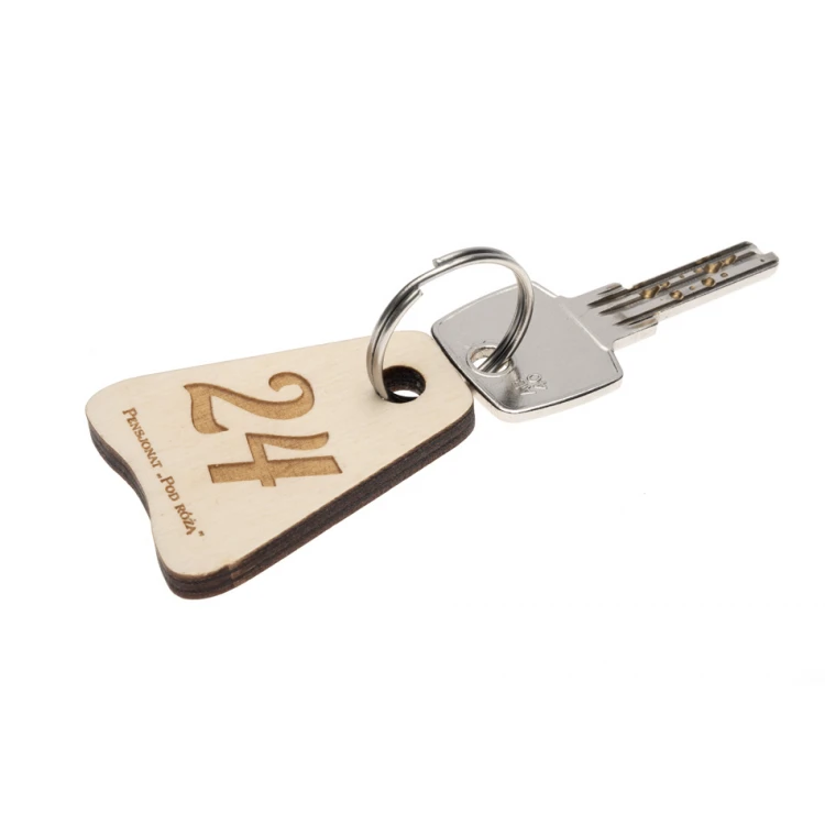 Brelok drewniany Jaś 6 - kolor biały - wym. 50x38mm - BD065