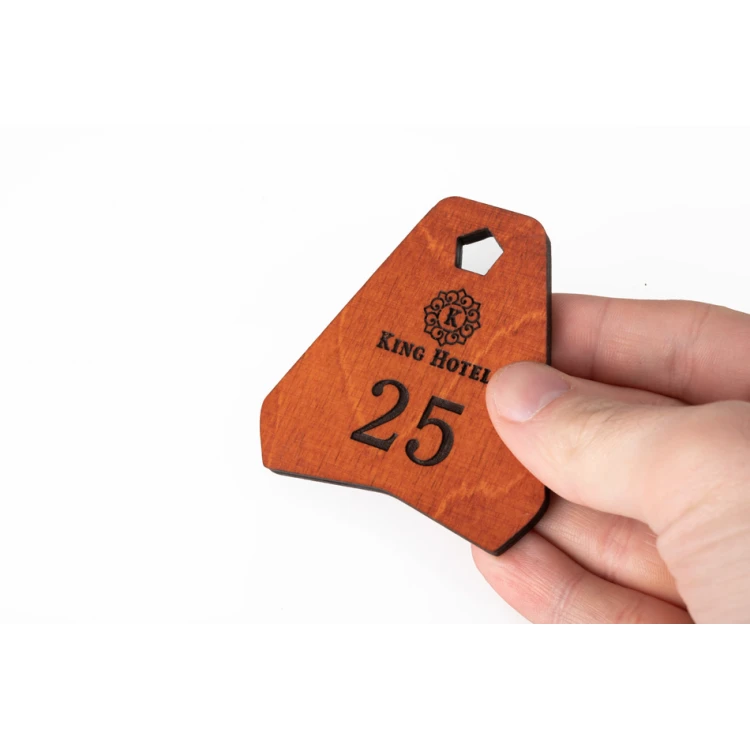 Brelok drewniany - Ollobrel 1 kolor oranż wym. 69x65mm - BD039
