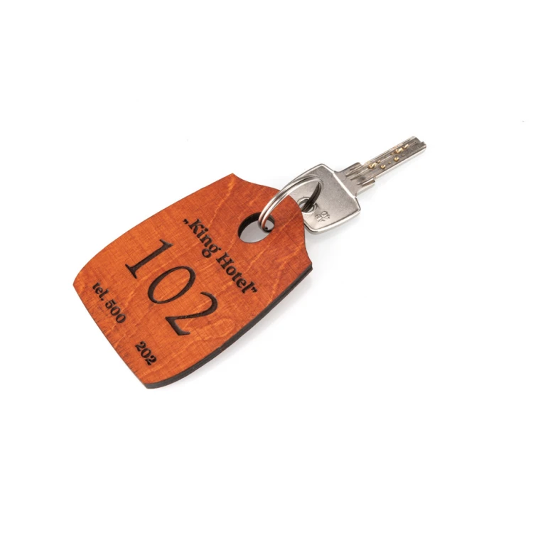 Brelok drewniany Pirat 1 - kolor oranż wym. 80x55mm - BD040