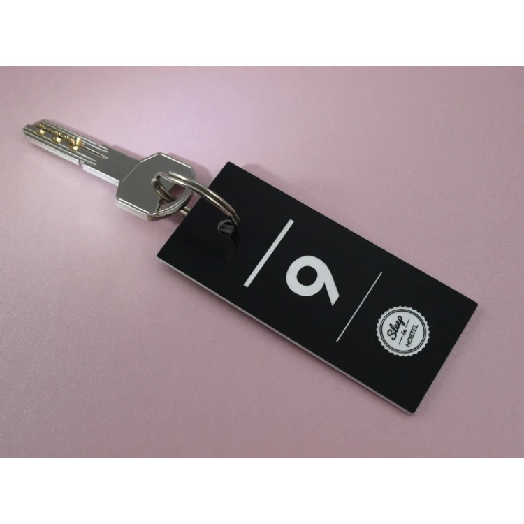 Brelok z laminatu grawerskiego - BLACK & WHITE TOMBREL