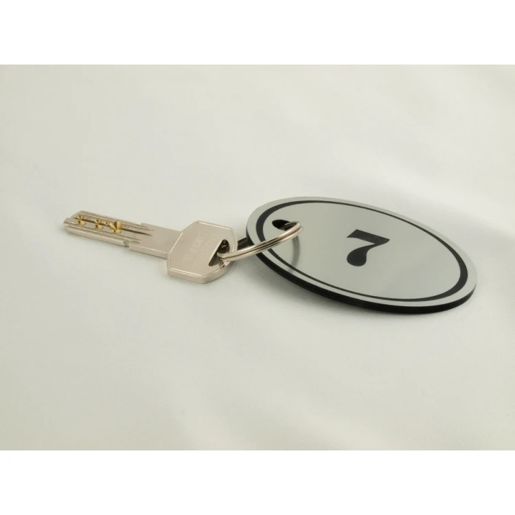 Brelok z laminatu grawerskiego - OWAL - SATYNOWO-SREBRNY