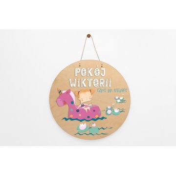 Drewniana tabliczka z imieniem dziecka - Czas na relaks - średnica 290mm - NAP055