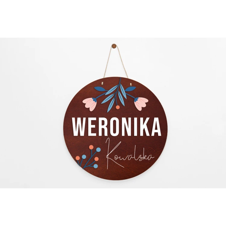 Drewniana tabliczka z imieniem dziecka - średnica 290mm - NAP069