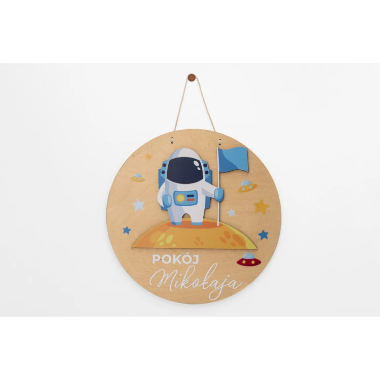 Drewniana tabliczka z imieniem dziecka - Astronauta - średnica 290mm - NAP036
