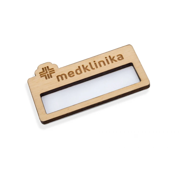 Drewniany identyfikator z okienkiem -  wym: 67x40mm - ID105 