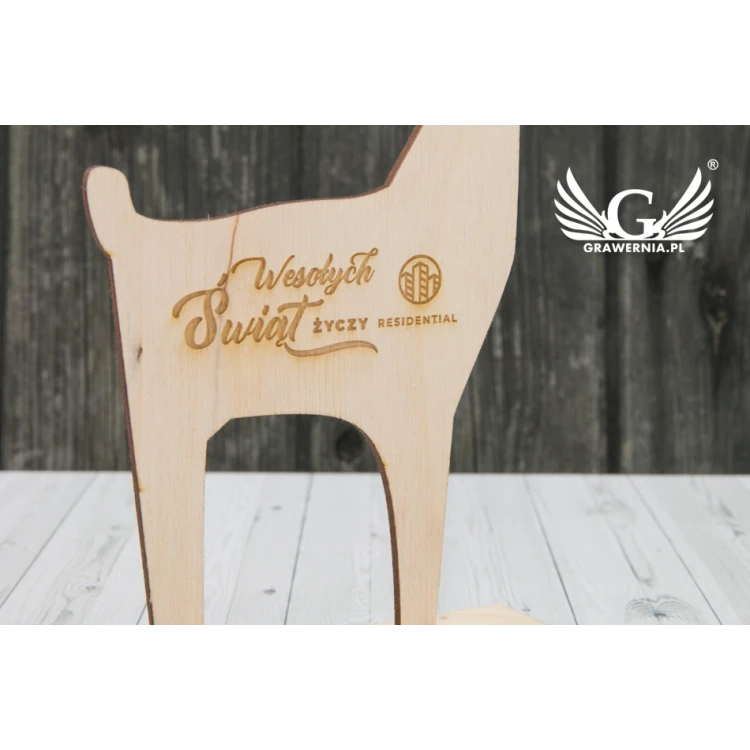 Drewniany renifer z dowolnym grawerem - wys. 18cm - DEK008