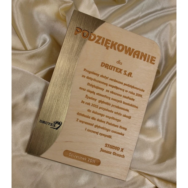 Dyplom drewniany grawerowany z laminatem - wymiary 275x190mm - DRE001