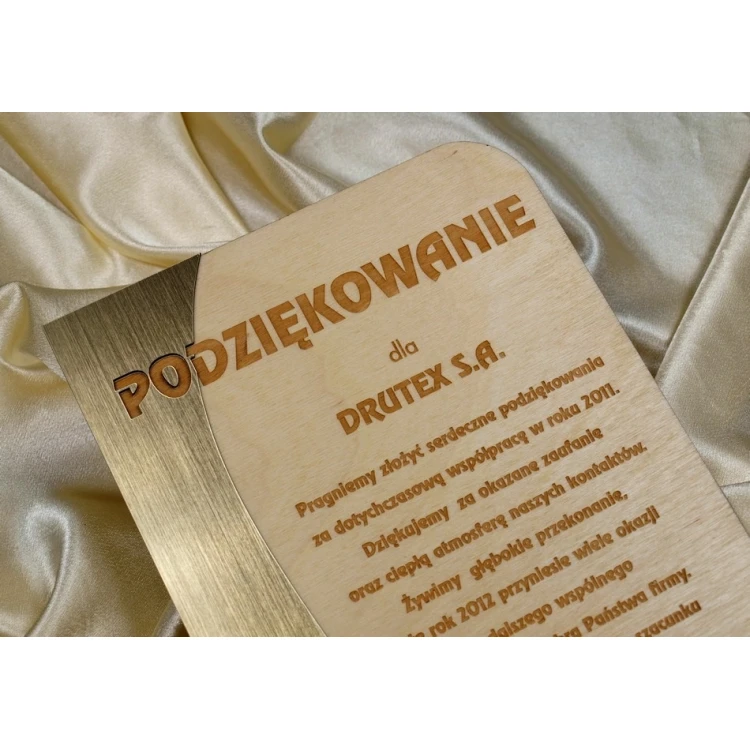 Dyplom drewniany grawerowany z laminatem - wymiary 275x190mm - DRE001