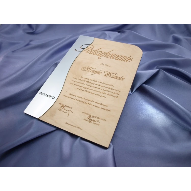 Dyplom drewniany grawerowany z laminatem - wymiary 275x190mm - DRE001