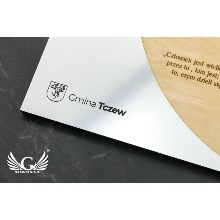 Dyplom drewniany grawerowany z laminatem - wymiary 279x192mm - DRE012