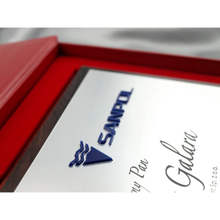 Dyplom gratulacyjny z dwoma wypukłymi logotypami firm - SL024