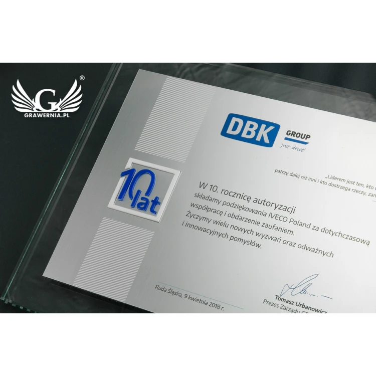 Dyplom jubileuszowy - poziomy - kolorowy druk UV i wypukły logotyp - DUV027