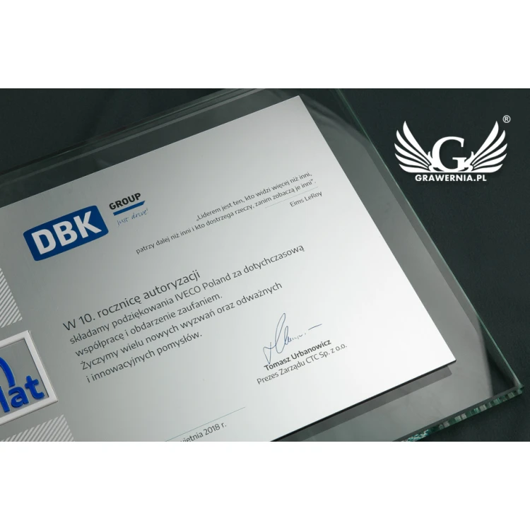 Dyplom jubileuszowy - poziomy - kolorowy druk UV i wypukły logotyp - DUV027