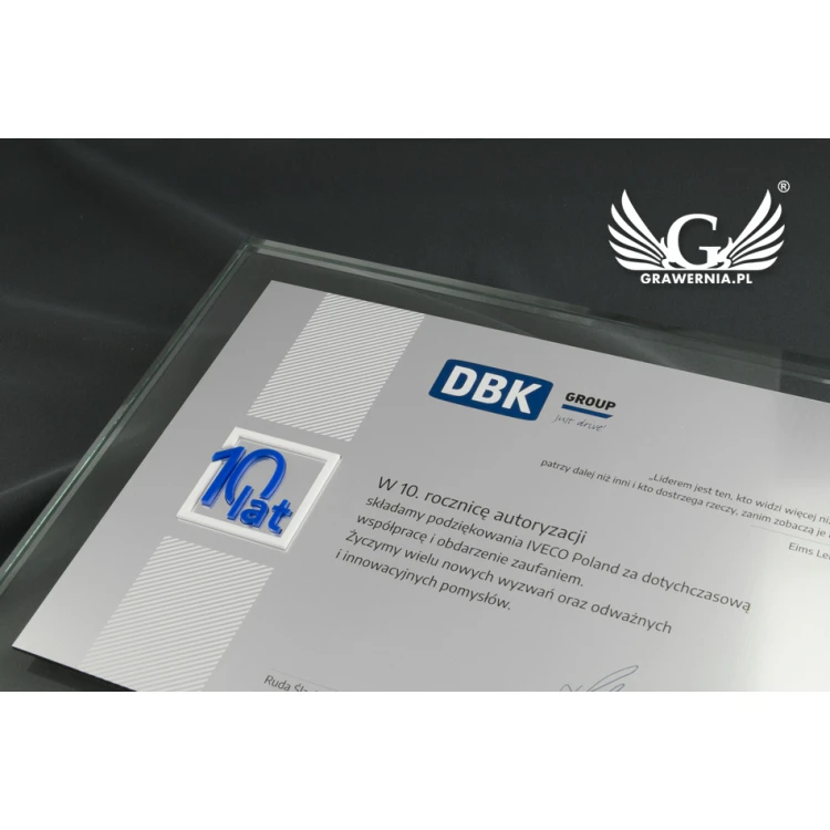 Dyplom jubileuszowy - poziomy - kolorowy druk UV i wypukły logotyp - DUV027