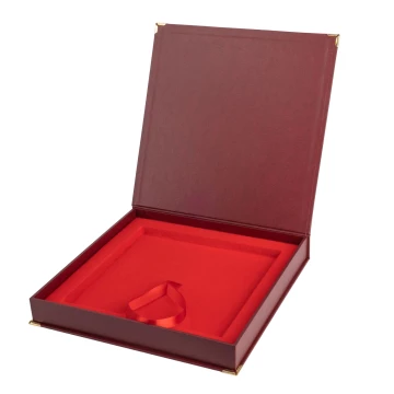 Etui czerwone kwadratowe do dyplomu 200x200mm - ET058