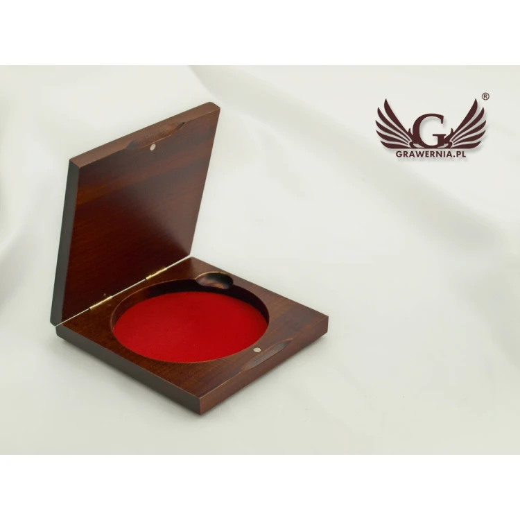 Kasetka etui drewniane z pojedynczym gniazdem na medal o średnicy 80mm