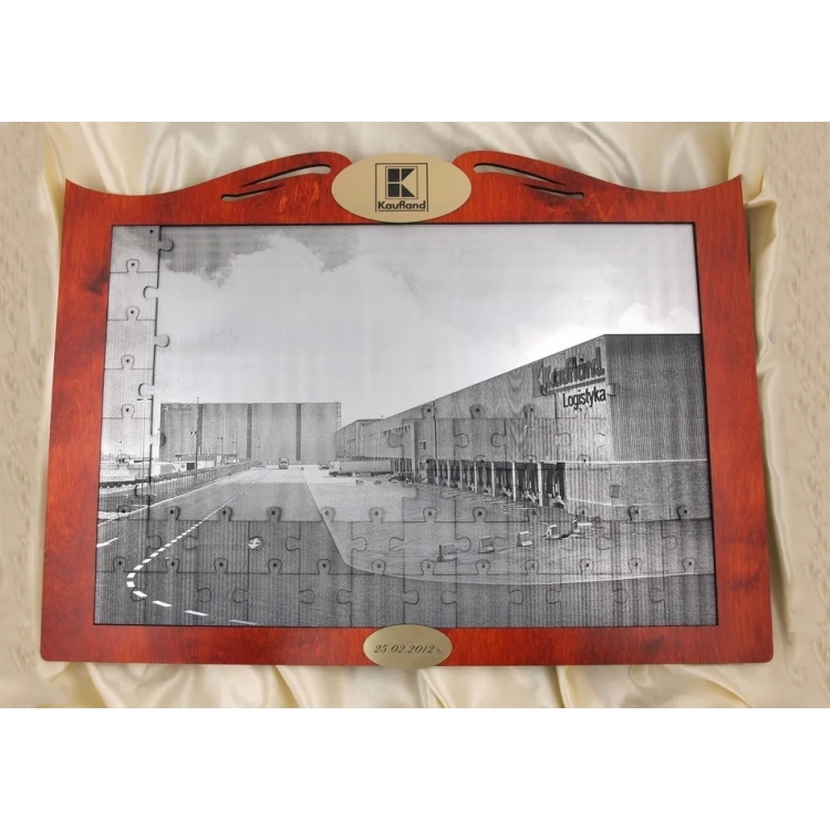 FOTO PUZZLE z dowolną fotografią w ramie drewnianej