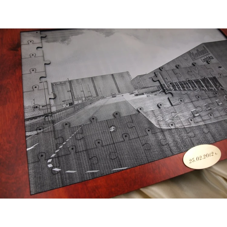 FOTO PUZZLE z dowolną fotografią w ramie drewnianej