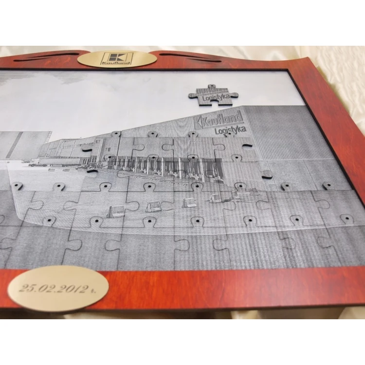 FOTO PUZZLE z dowolną fotografią w ramie drewnianej
