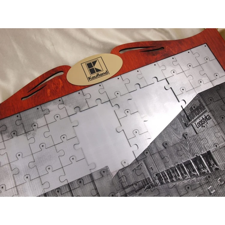 FOTO PUZZLE z dowolną fotografią w ramie drewnianej