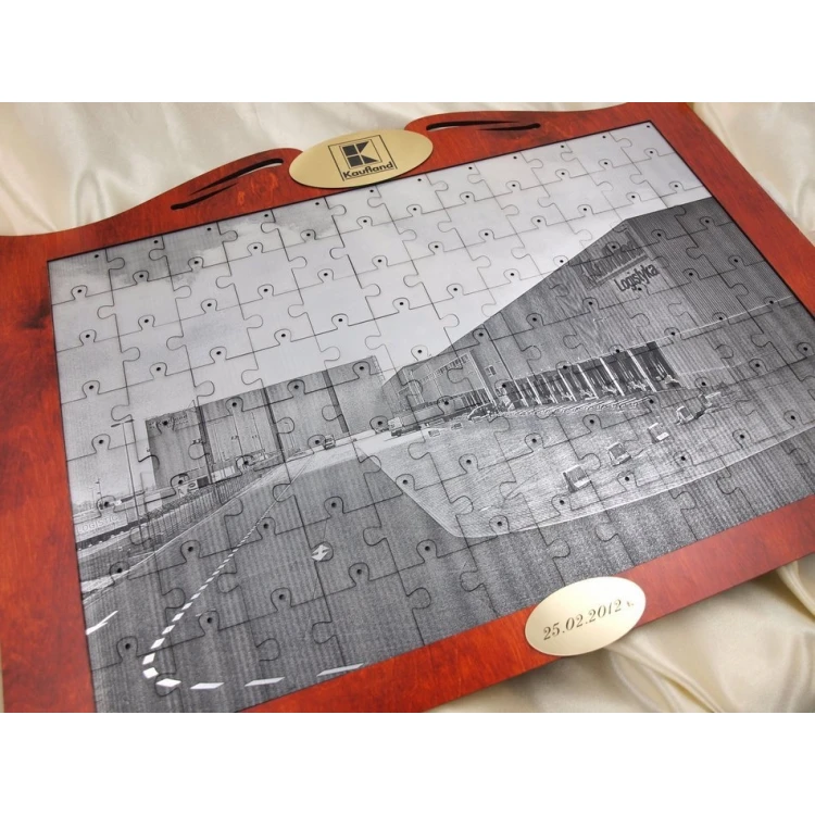 FOTO PUZZLE z dowolną fotografią w ramie drewnianej