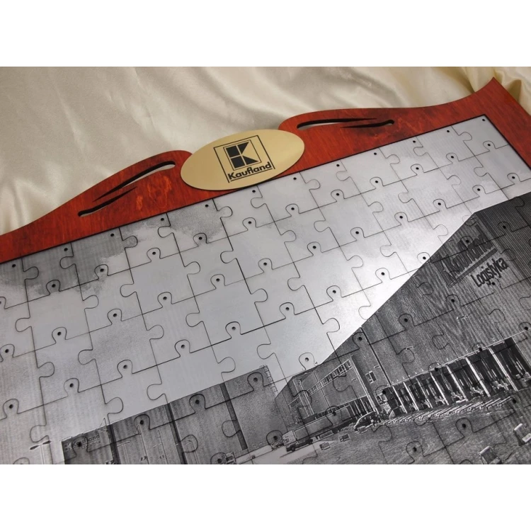 FOTO PUZZLE z dowolną fotografią w ramie drewnianej