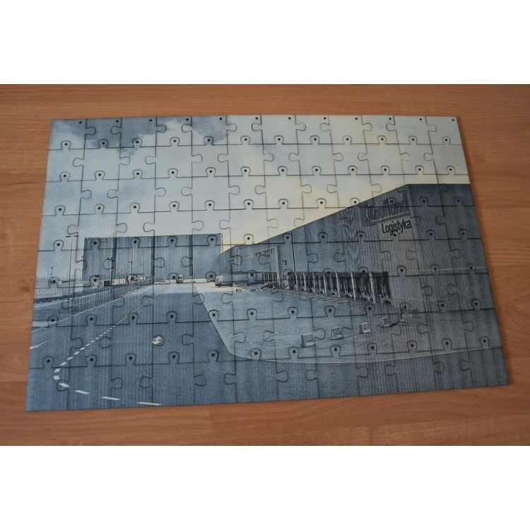 FOTO PUZZLE z dowolną fotografią w ramie drewnianej