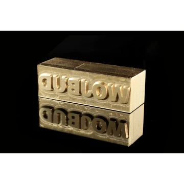 Gorący stempel do wyciskania logotypu na gorąco i zimno - wymiary matrycy: 41x13mm - CNC