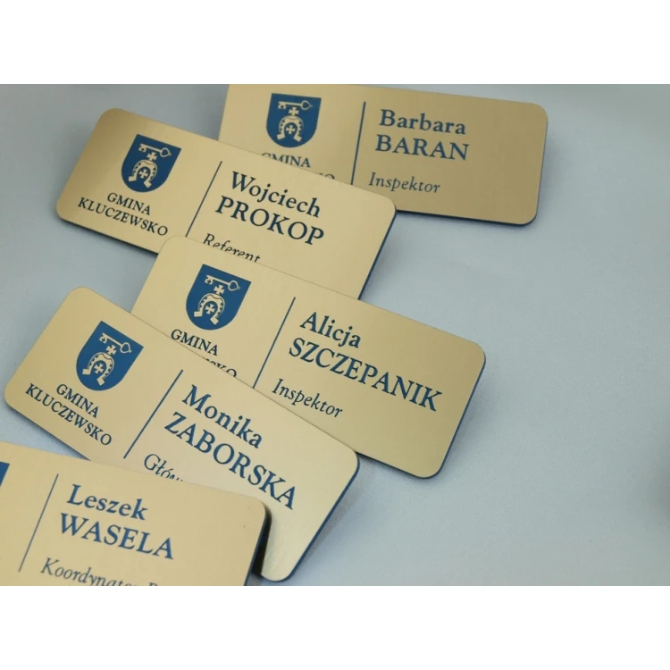 Identyfikator dla pracownika - Złoty z niebieskim grawerem - ID015