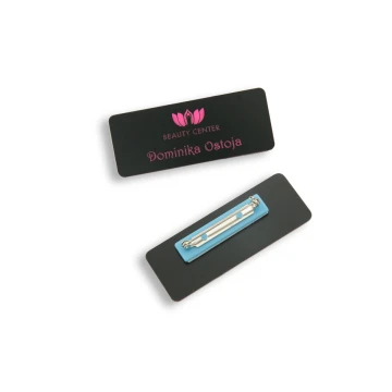 Identyfikator dla pracownika NEO - czarny z różowym grawerem - 69x27mm - rogi zaokrąglone - ID028