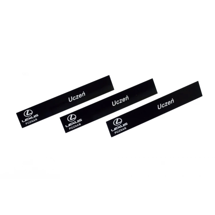 Identyfikator dla pracownika - czarny z białym grawerem - 72x12mm - ID031