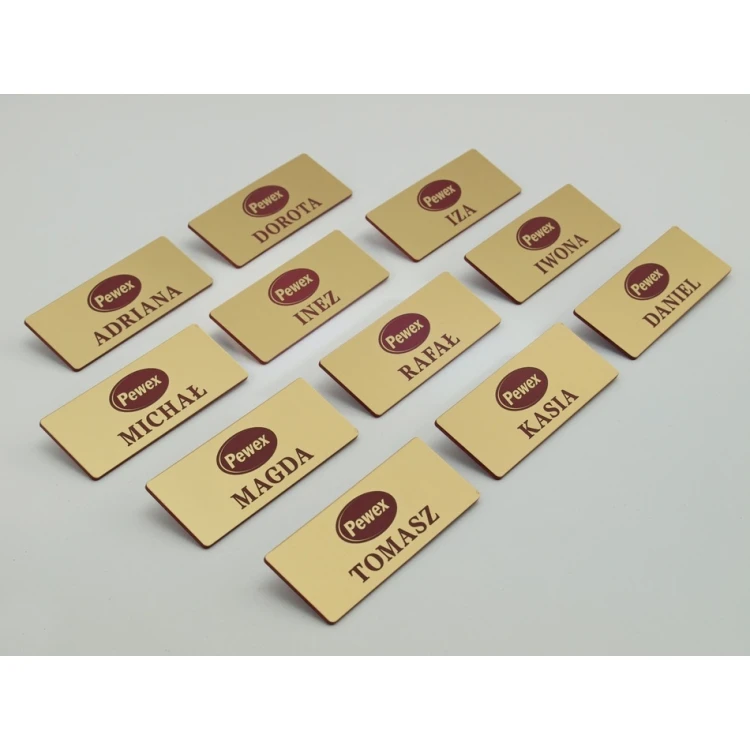 Identyfikator hotelowy - Złoty z czerwonym grawerem - 75x30mm - ID017
