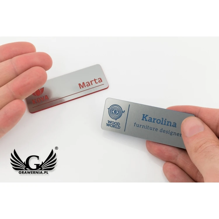 Identyfikator - medium - srebrny z grawerem - ID077