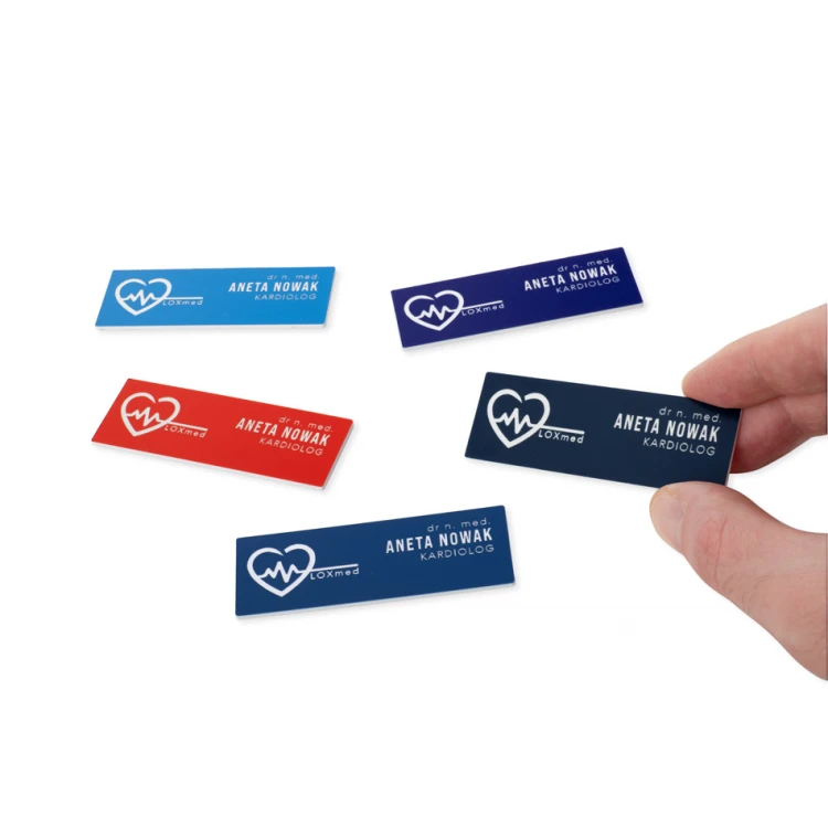 Identyfikator z dowolnym grawerem - medium - multicolor - ID130