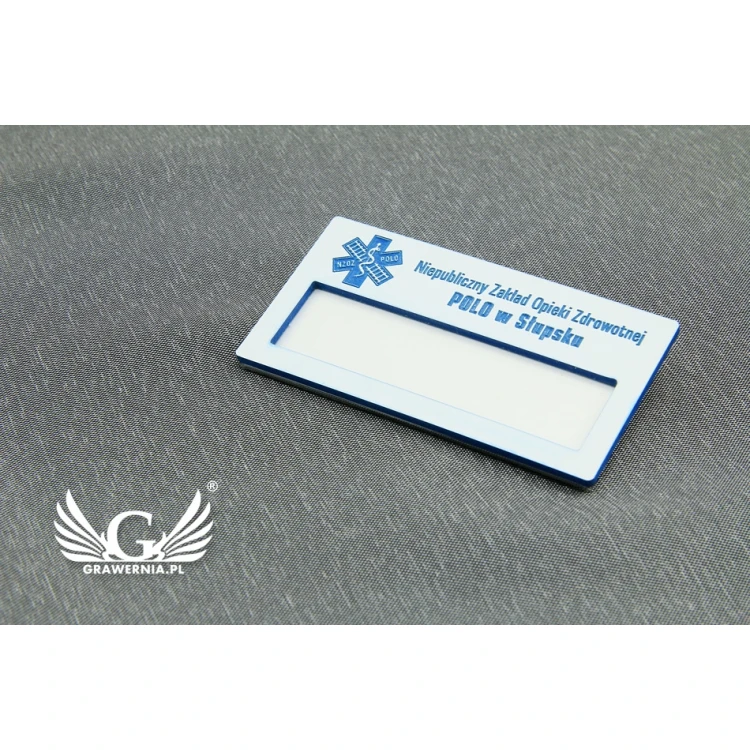 Identyfikator z okienkiem - White M - ID025