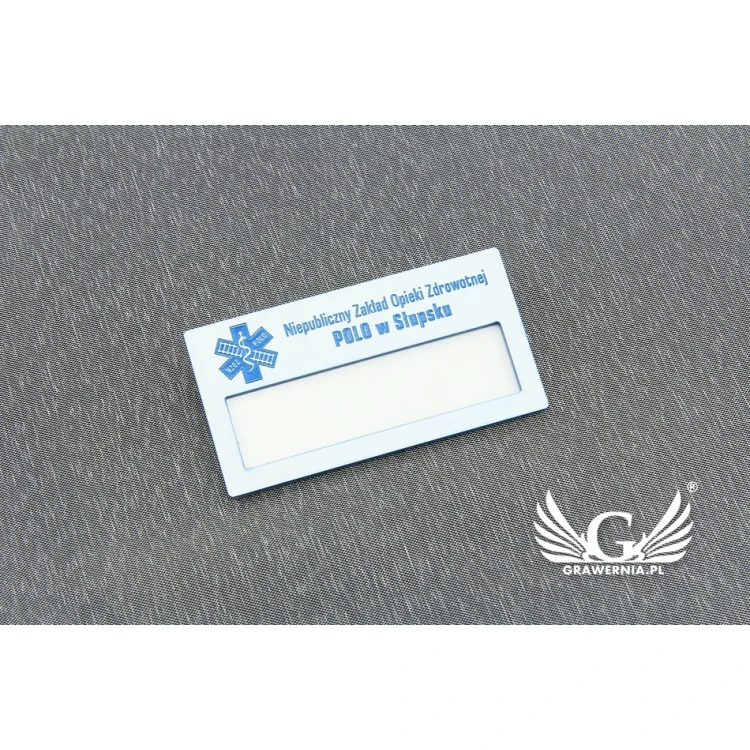 Identyfikator z okienkiem - White M - ID025