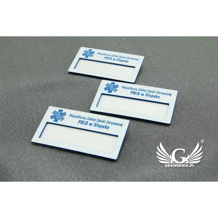 Identyfikator z okienkiem - White M - ID025