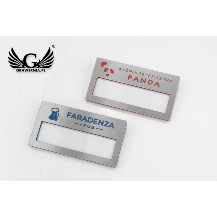 Identyfikator z okienkiem - srebrny z grawerem -  M - wym. 67x35mm - ID080