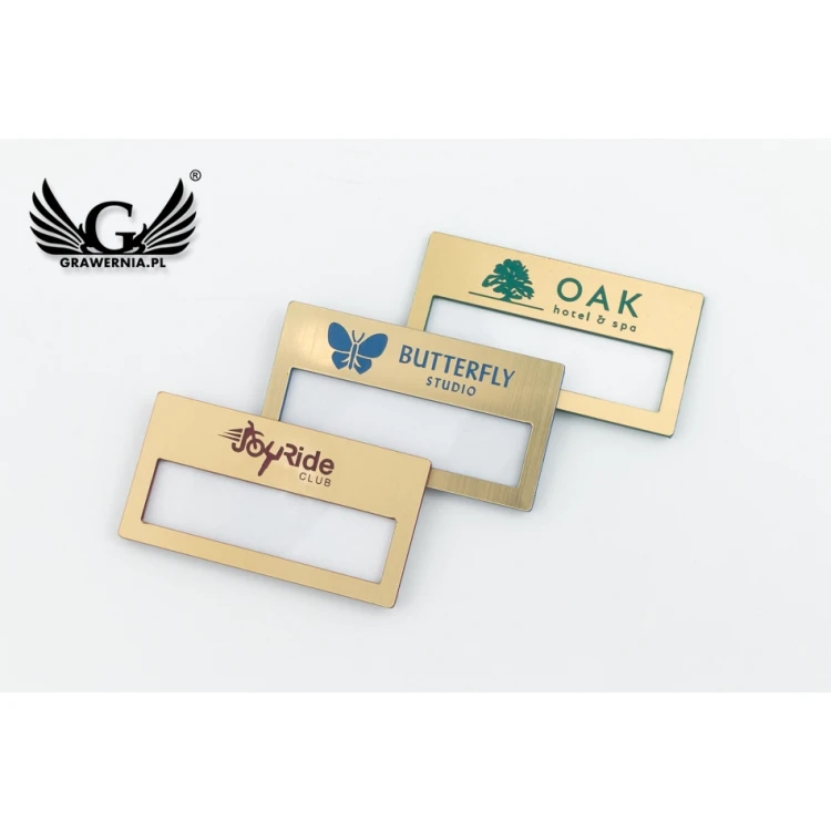 Identyfikator z okienkiem - złoty z kolorowym grawerem - M - wym. 67x35mm - ID073