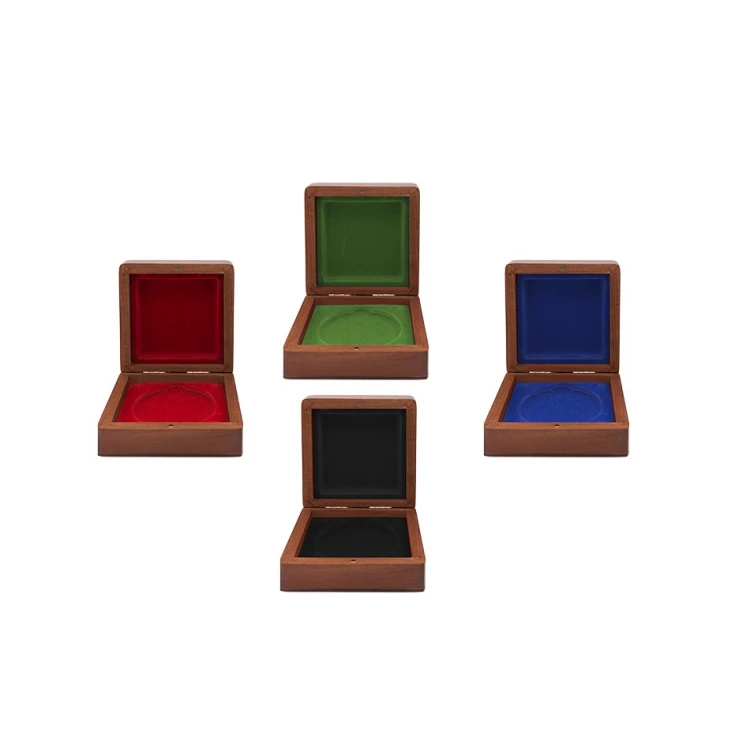 Kasetka etui drewniane na medal o średnicy 70mm - KAS015