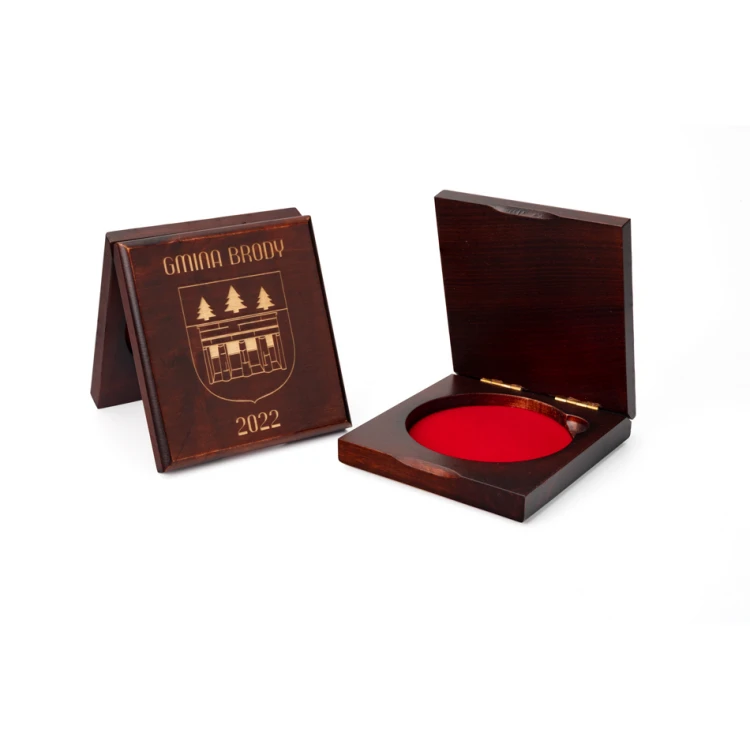 Kasetka etui drewniane z dwoma gniazdami na medal o średnicy 70mm - KAS05