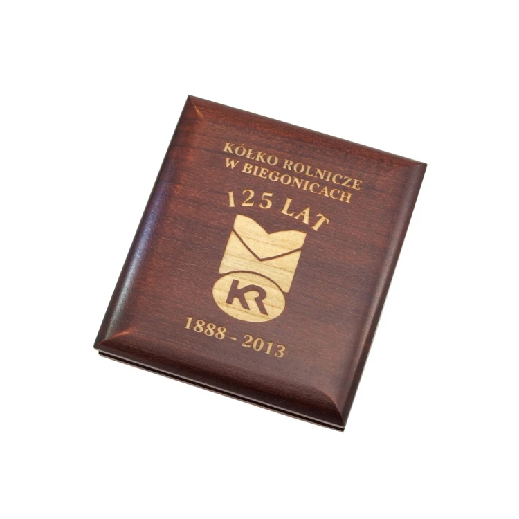 Kasetka etui drewniane z pojedynczym gniazdem na medal o średnicy 70mm - KAS06