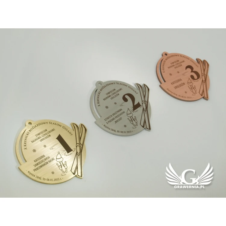 Medale metalowe w trzech kolorach (mosiądz, stal, miedź) - wymiary 93x88mm - MGR091