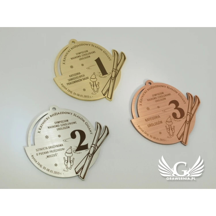 Medale metalowe w trzech kolorach (mosiądz, stal, miedź) - wymiary 93x88mm - MGR091