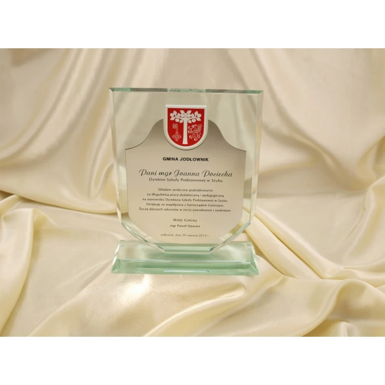 Trofeum szklane w etui - TARCZA Z HERBEM plus laminat grawerski