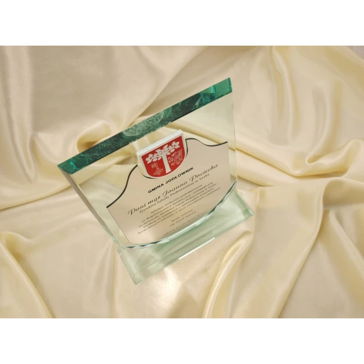Trofeum szklane w etui - TARCZA Z HERBEM plus laminat grawerski