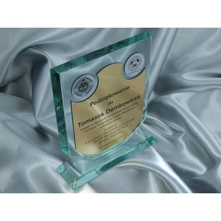 Trofeum szklane w etui - TARCZA plus laminat grawerski